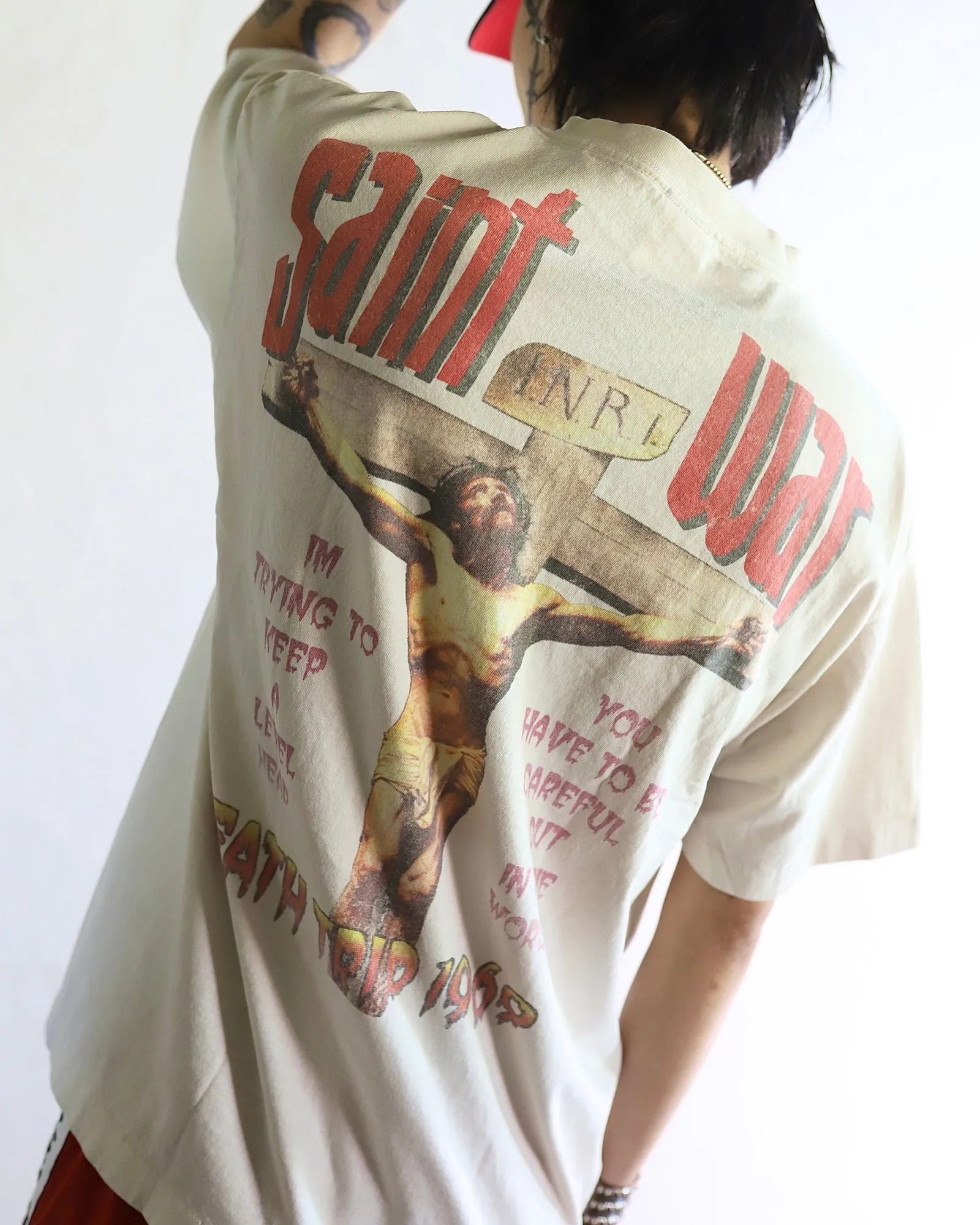 SAINT MICHAEL SAINT WAR TEE/WHAT new style Jesus cross retro short-sleeved, off-white S-XL, ready-to-wear, washed and distressed, printed repeatedly and modified, tube-woven seamless fabric, with little angel anti-counterfeiting label